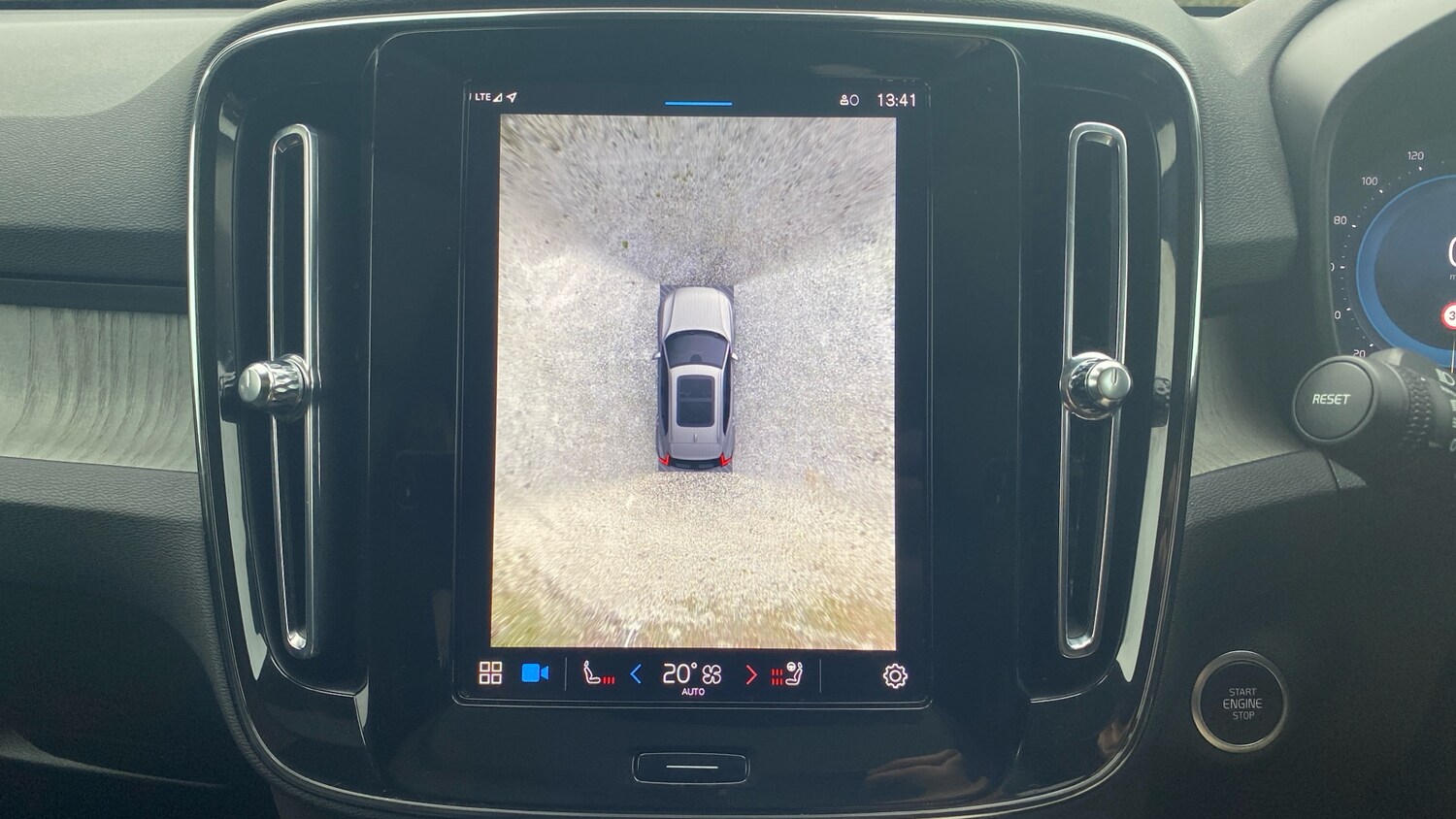 Used Volvo XC40 2024 for sale - 76653325: Photo 32