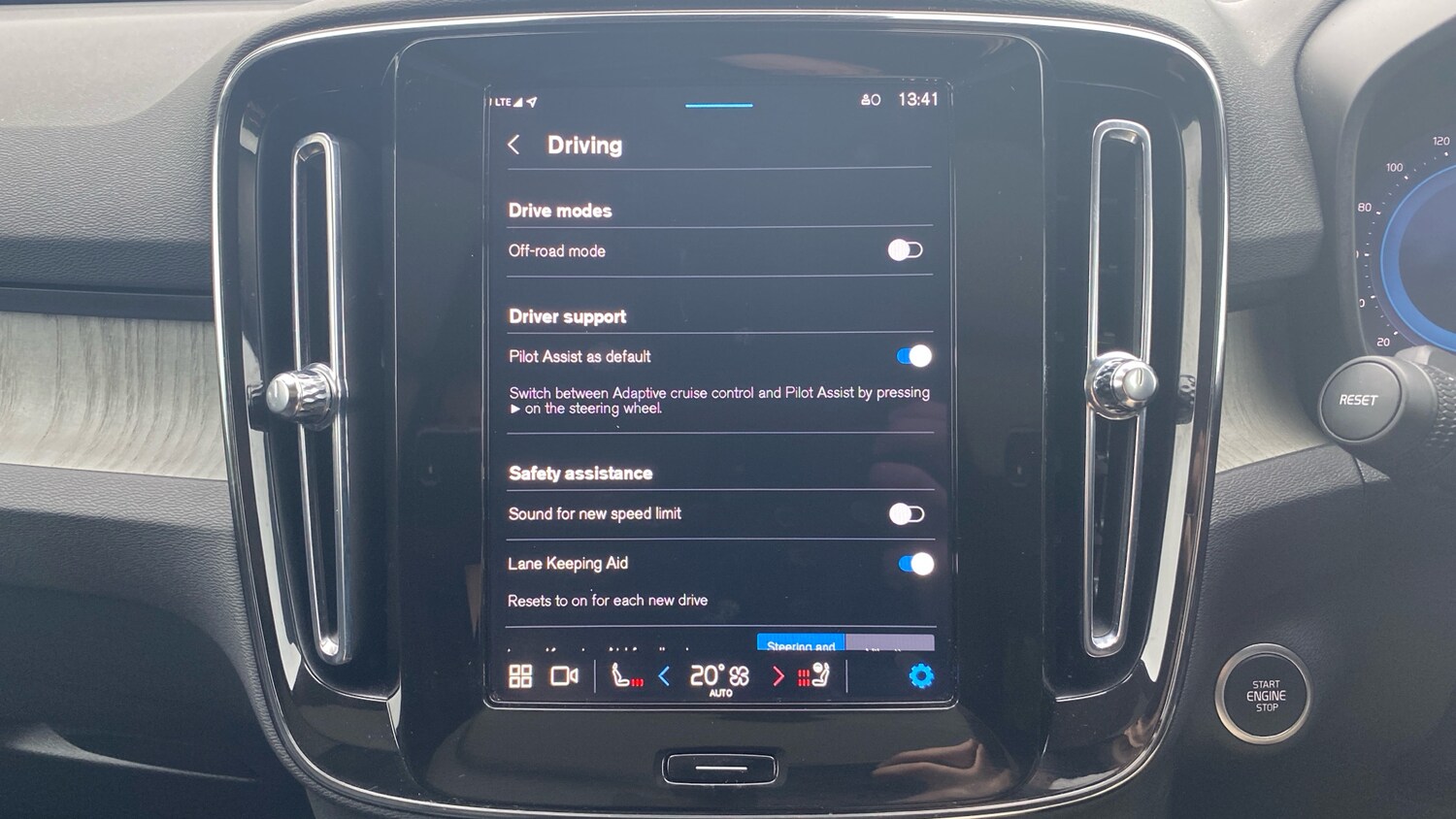 Used Volvo XC40 2024 for sale - 76653325: Photo 34