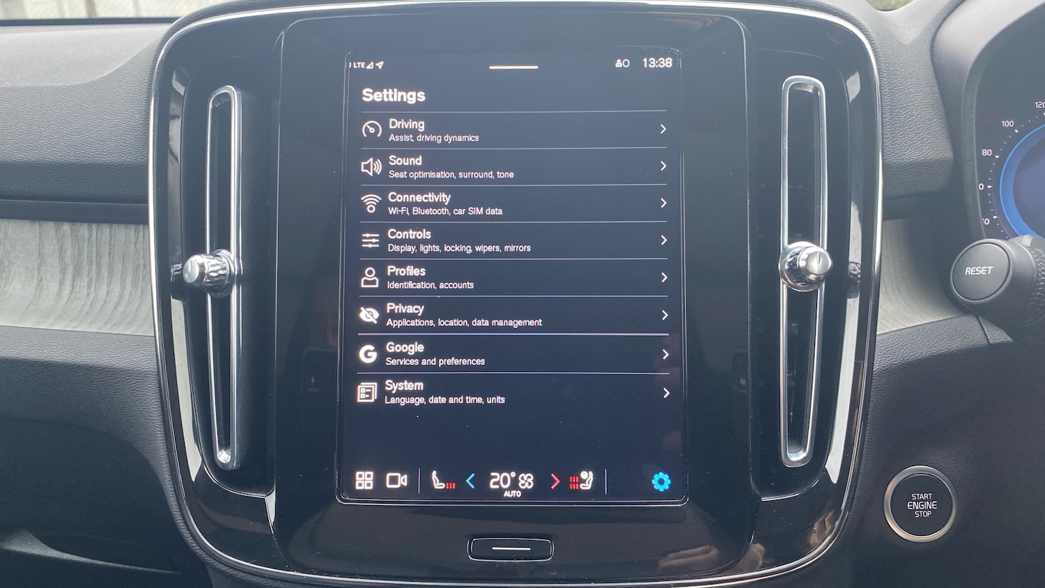 Used Volvo XC40 2024 for sale - 76653325: Photo 37