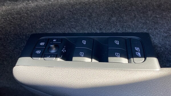 Used Volvo XC40 2024 for sale - 75703009: Photo 28