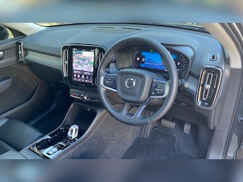 Used Volvo XC40 2025 for sale - 79582777: Photo