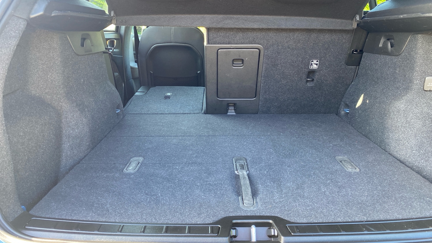 Used Volvo XC40 2023 for sale - 75894384: Photo 17