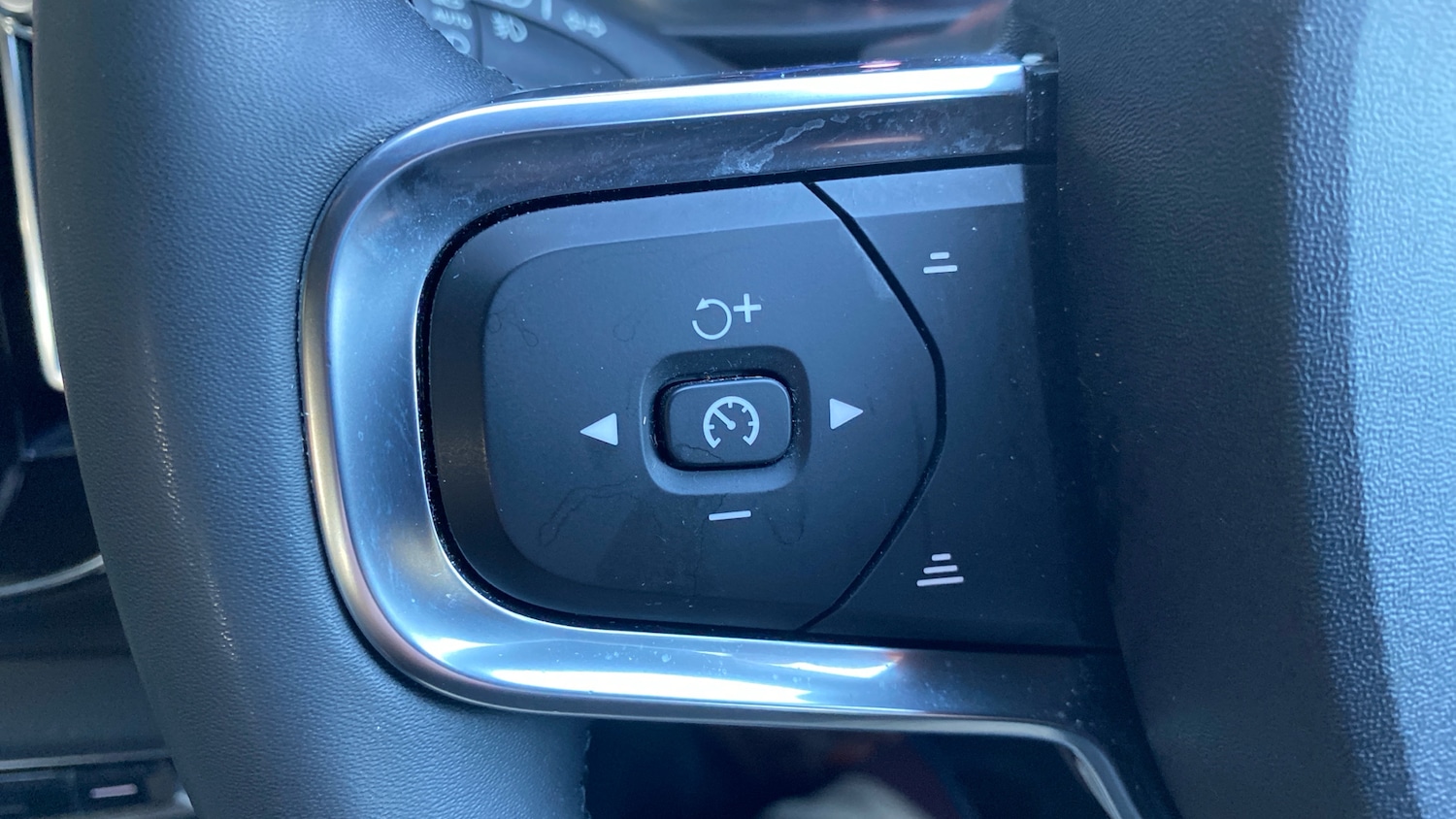 Used Volvo XC40 2023 for sale - 75894384: Photo 18
