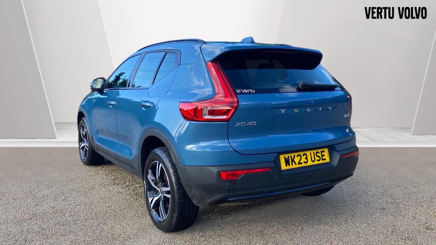 Used Volvo XC40 2023 for sale - 75894384: Photo 2