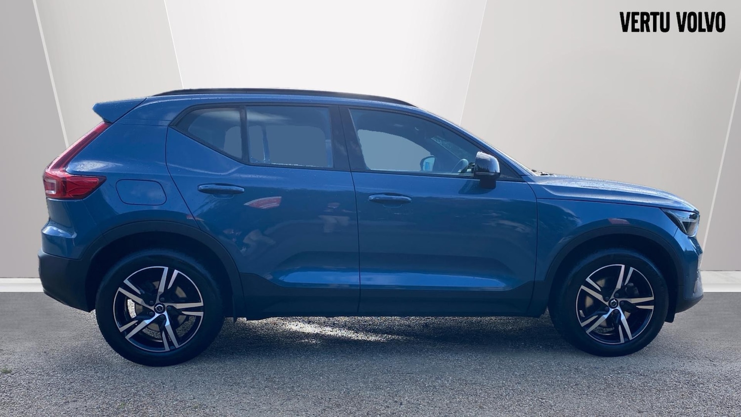 Used Volvo XC40 2023 for sale - 75894384: Photo 3