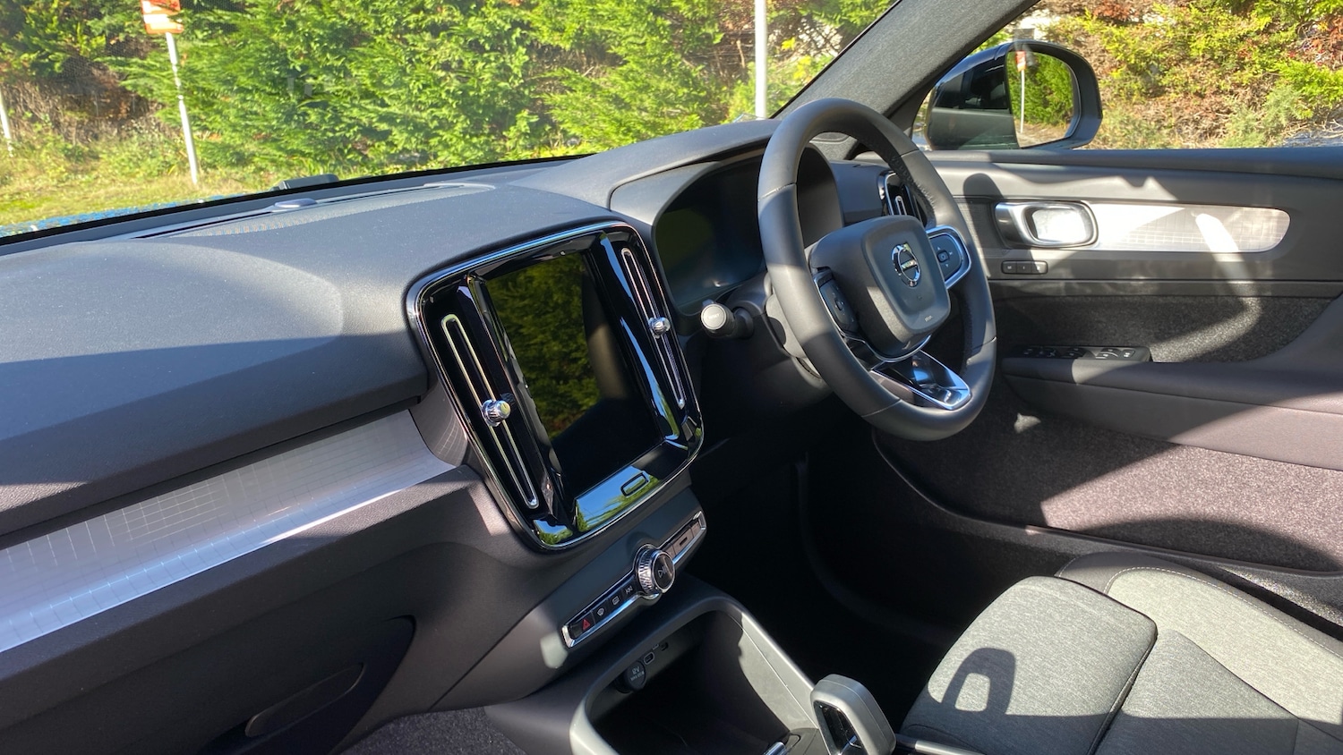 Used Volvo XC40 2023 for sale - 75894384: Photo 4