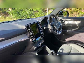 Used Volvo XC40 2023 for sale - 75894384: Photo