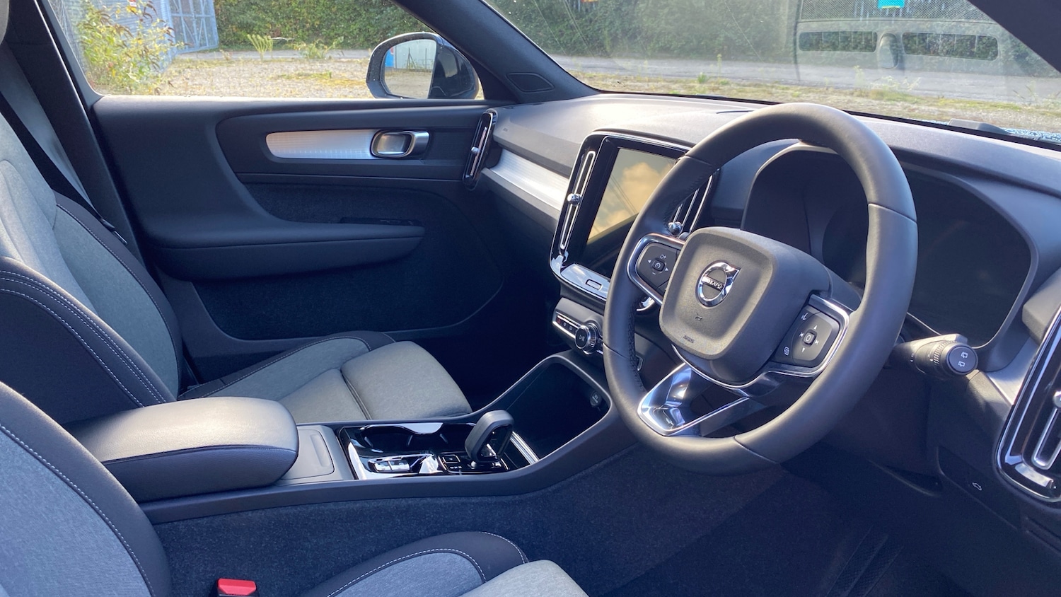 Used Volvo XC40 2023 for sale - 75894384: Photo 5