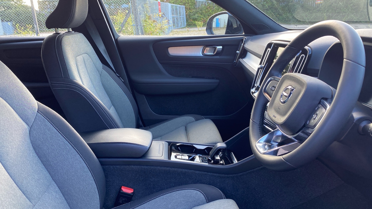 Used Volvo XC40 2023 for sale - 75894384: Photo 9