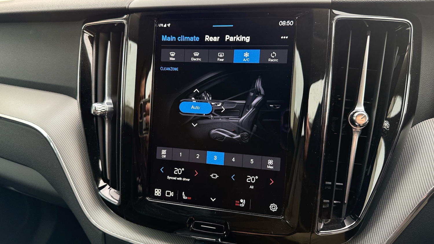 Used Volvo XC60 2024 for sale - 77766175: Photo 44