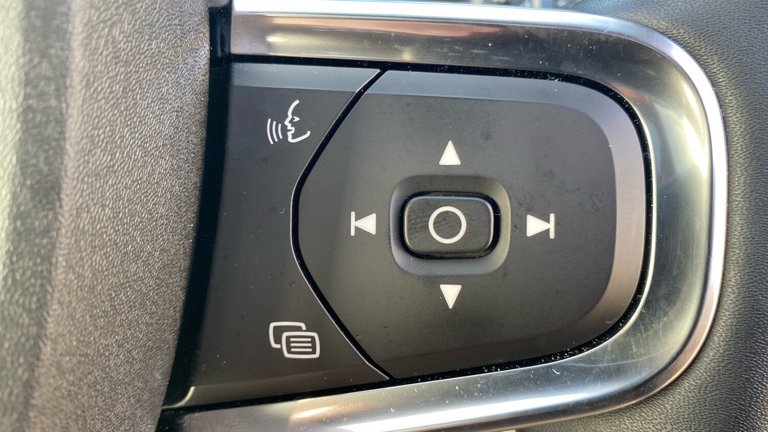 Used Volvo XC40 2022 for sale - 76653310: Photo 22