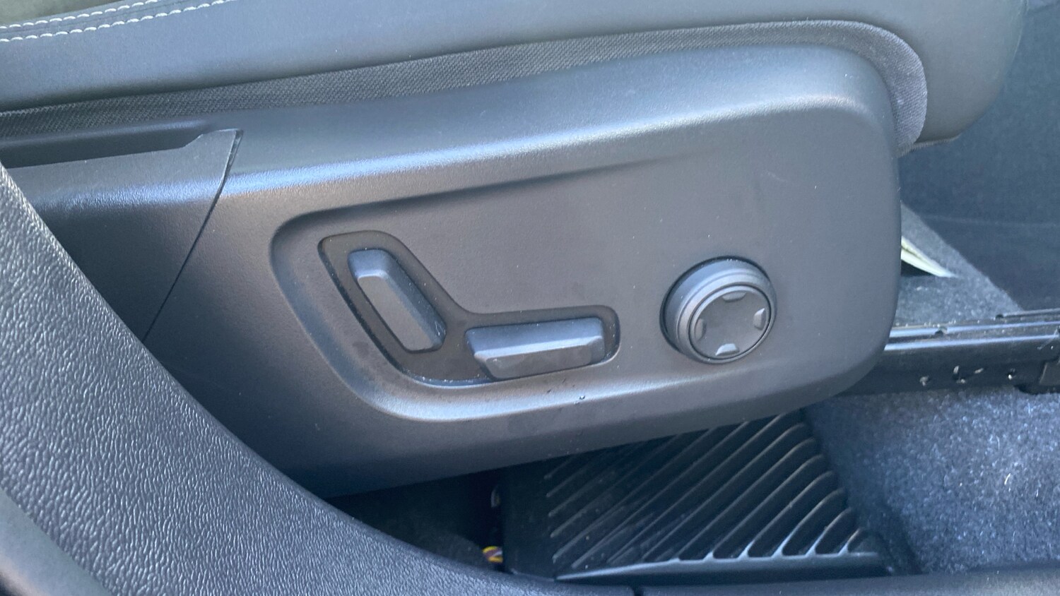 Used Volvo XC40 2022 for sale - 76653310: Photo 30