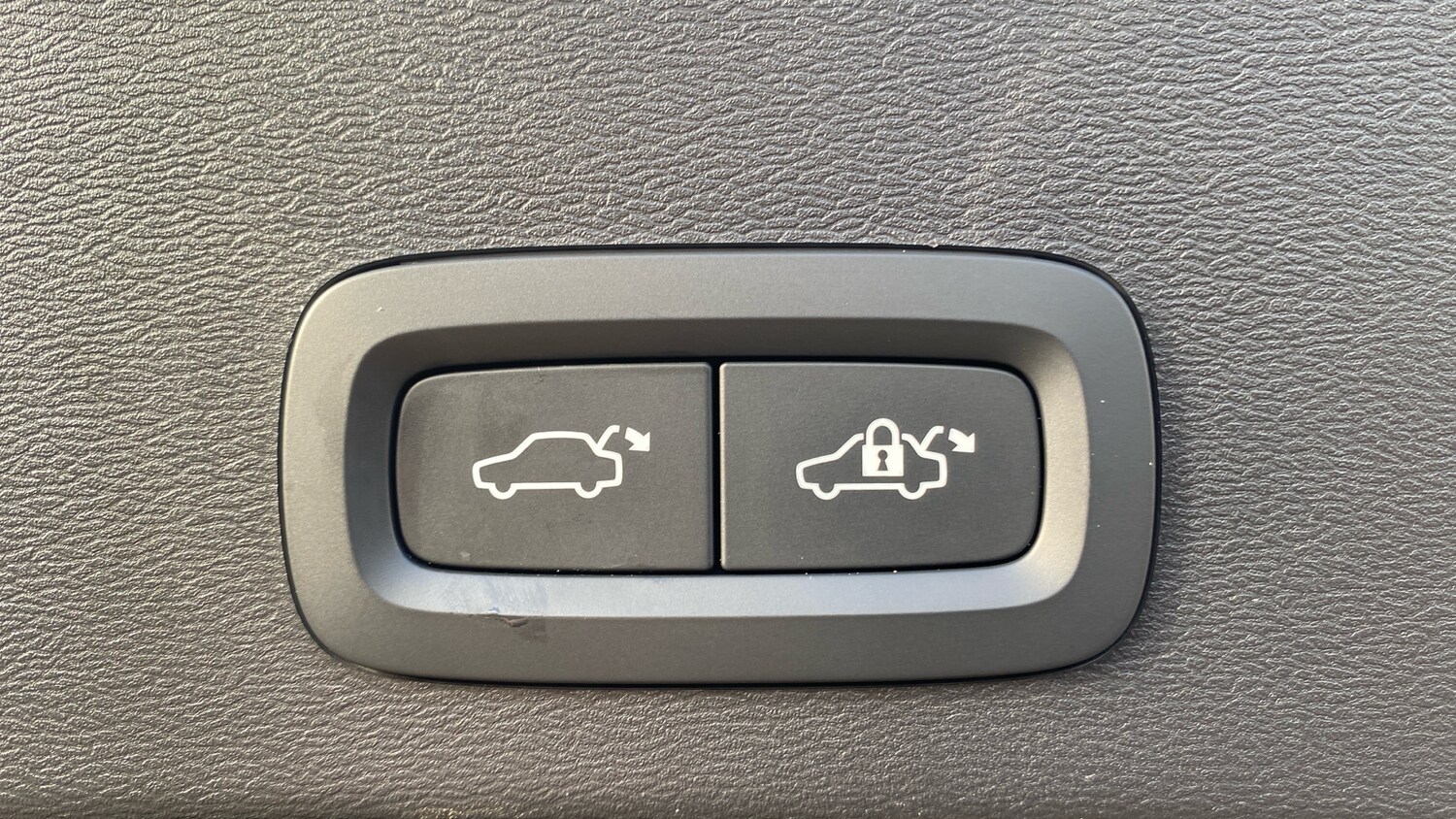 Used Volvo XC40 2022 for sale - 76653310: Photo 35