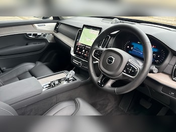 Used Volvo XC90 2025 for sale - 78402333: Photo