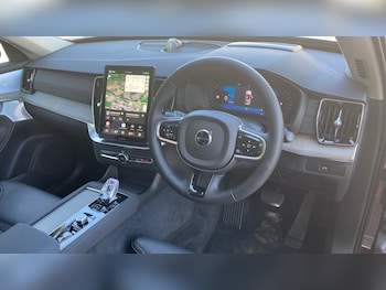 Used Volvo XC90 2025 for sale - 79476948: Photo