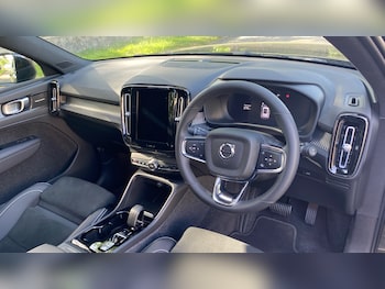 Used Volvo XC40 2023 for sale - 78644085: Photo