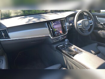 Used Volvo V90 2025 for sale - 77325972: Photo