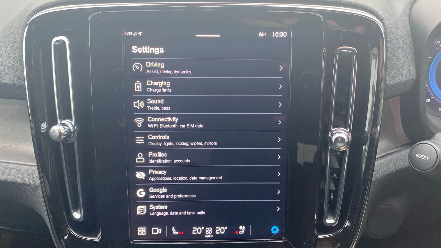 Used Volvo XC40 2023 for sale - 77687896: Photo 16