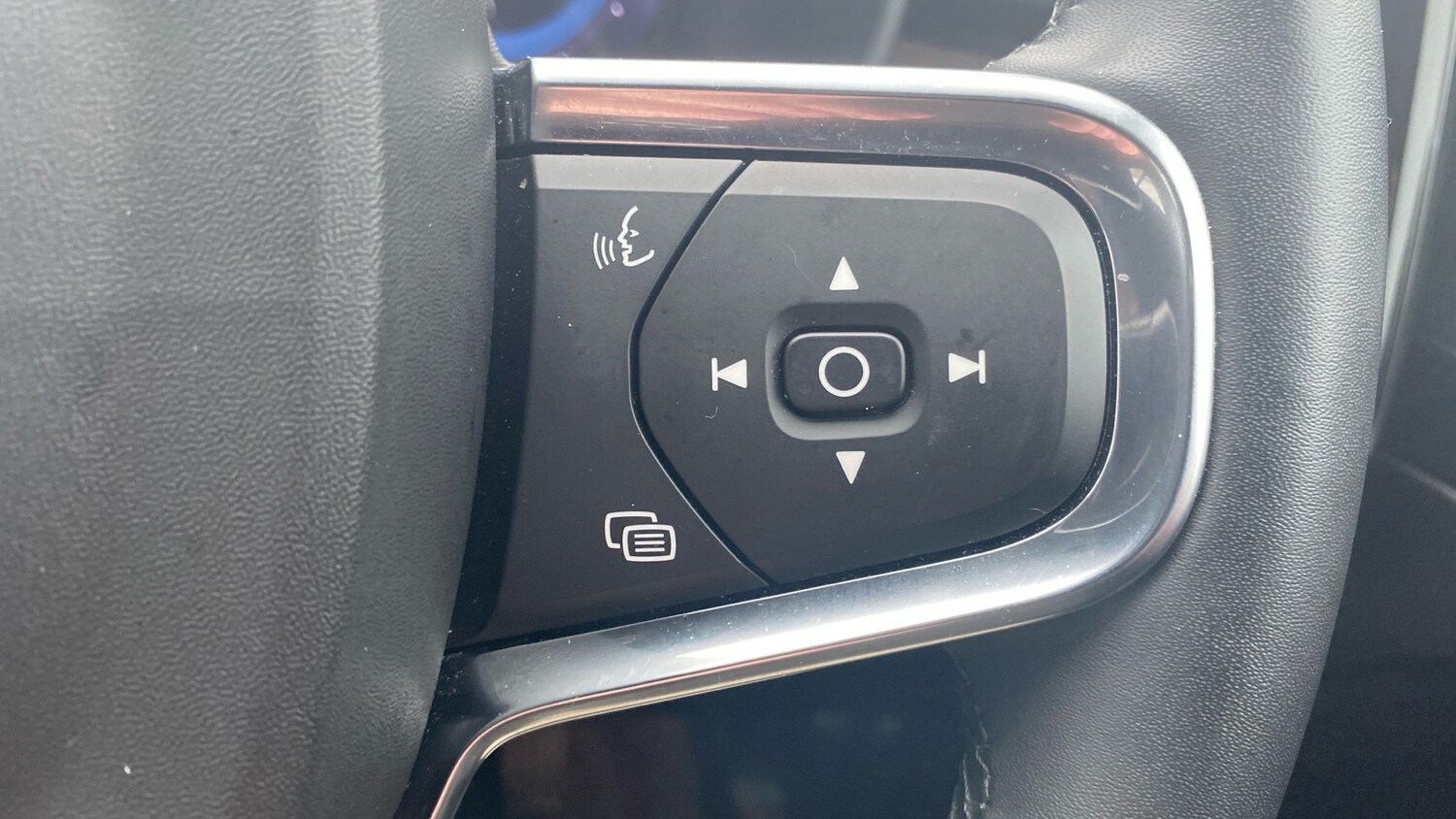 Used Volvo XC40 2023 for sale - 77687896: Photo 21