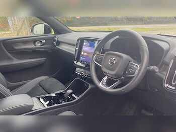 Used Volvo XC40 2023 for sale - 77687896: Photo