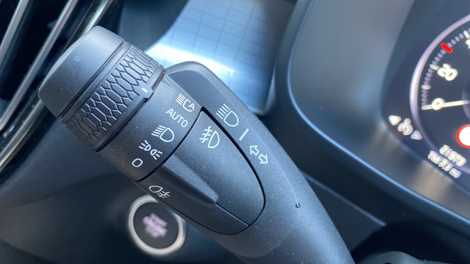 Used Volvo XC40 2023 for sale - 77946946: Photo 18