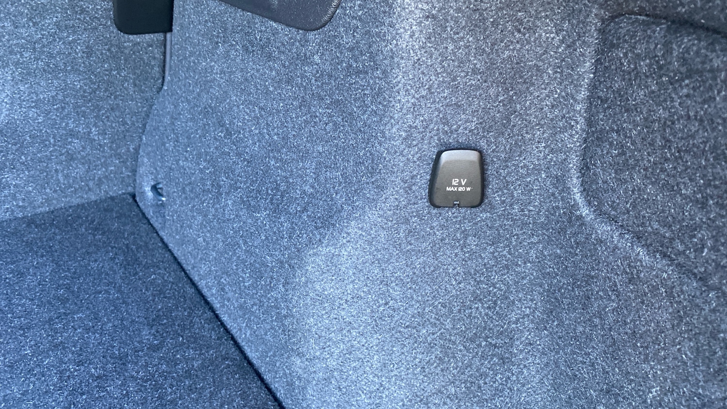 Used Volvo XC40 2023 for sale - 77946946: Photo 33