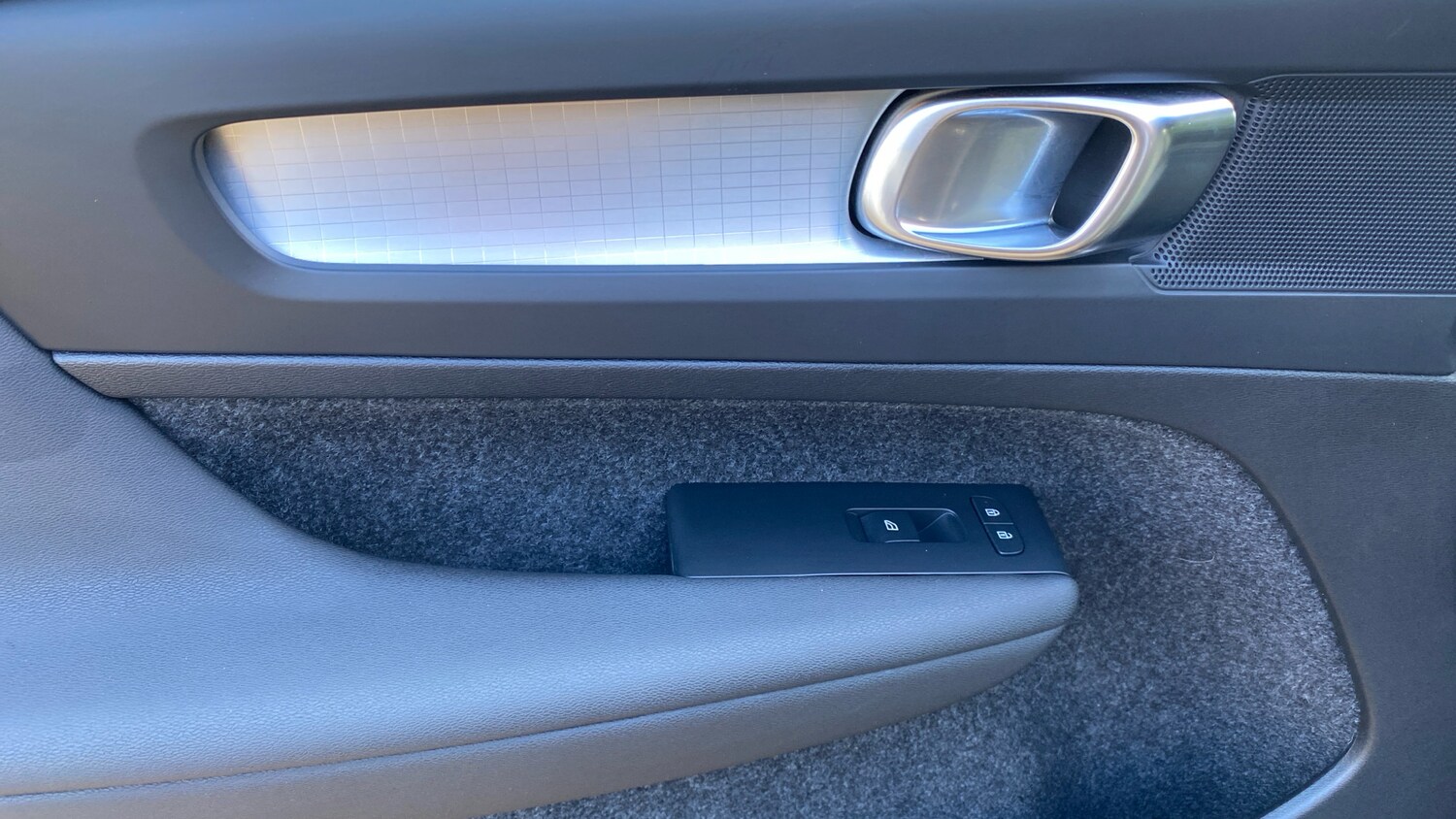 Used Volvo XC40 2023 for sale - 77946946: Photo 40