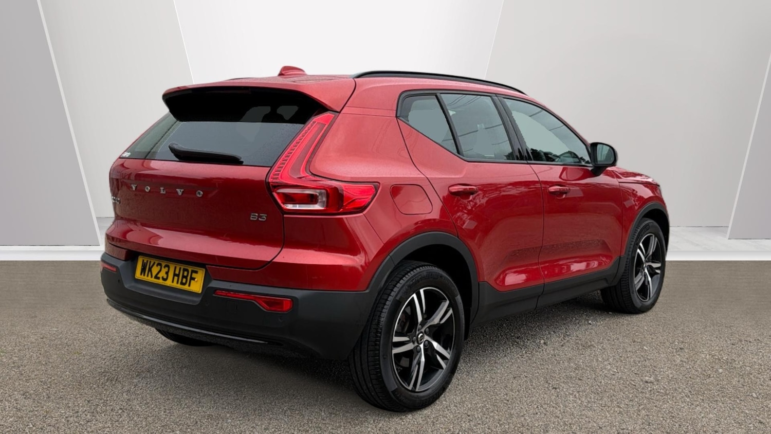 Used Volvo XC40 2023 for sale - 77930502: Photo 2