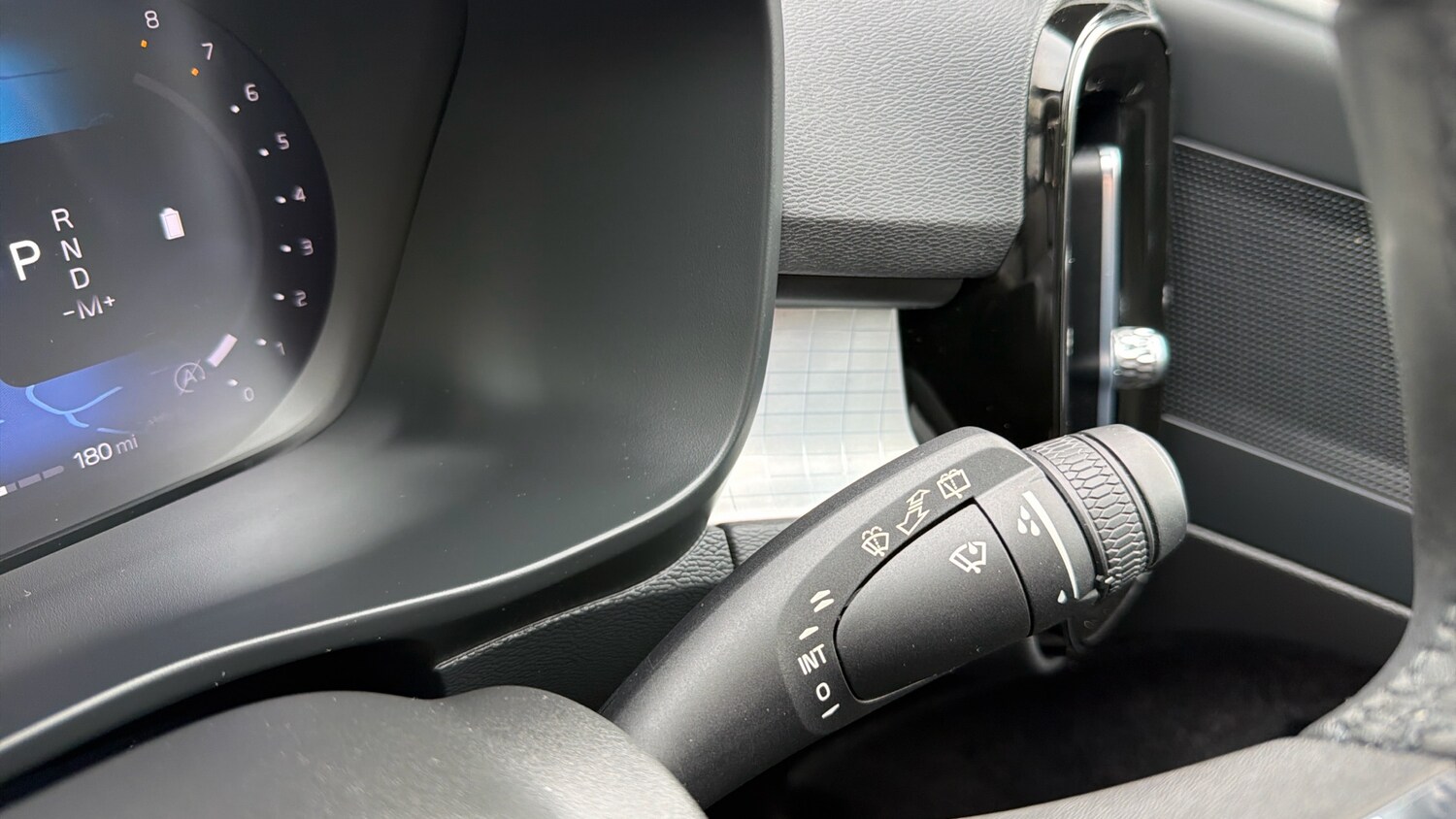 Used Volvo XC40 2023 for sale - 77930502: Photo 23