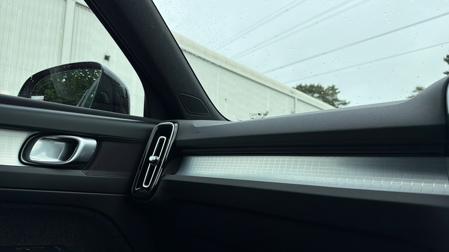 Used Volvo XC40 2023 for sale - 77930502: Photo 25