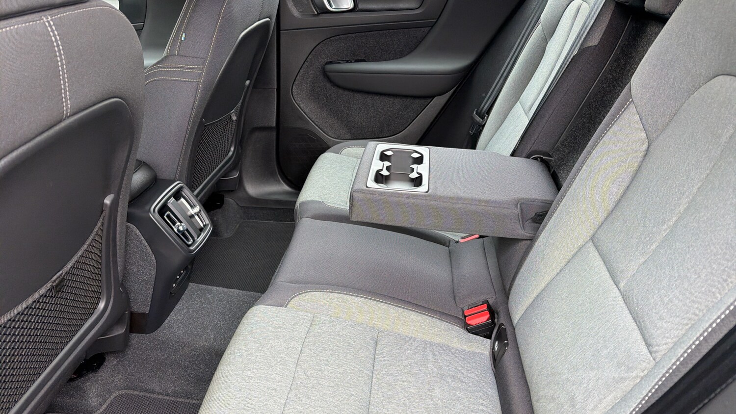 Used Volvo XC40 2023 for sale - 77930502: Photo 34