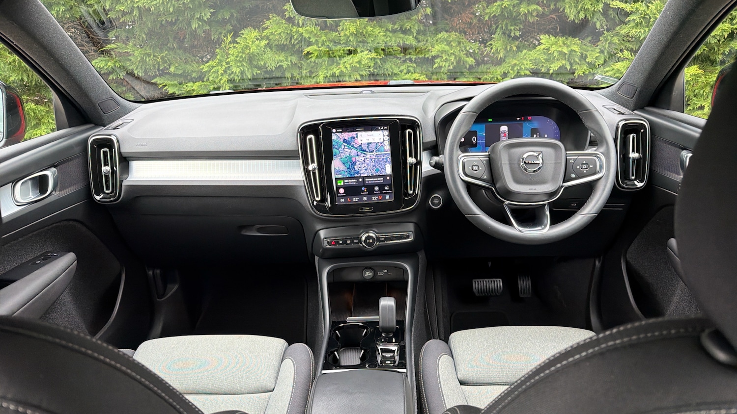 Used Volvo XC40 2023 for sale - 77930502: Photo 5