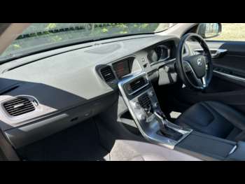 Used Volvo V60 2017 for sale - 74671751: Photo