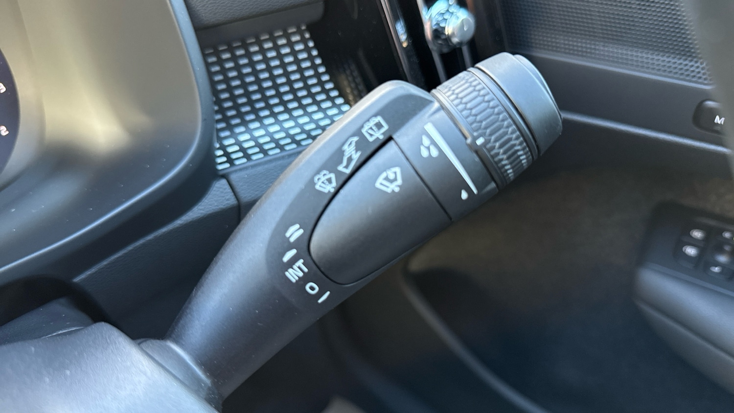 Used Volvo XC40 2024 for sale - 76653307: Photo 25