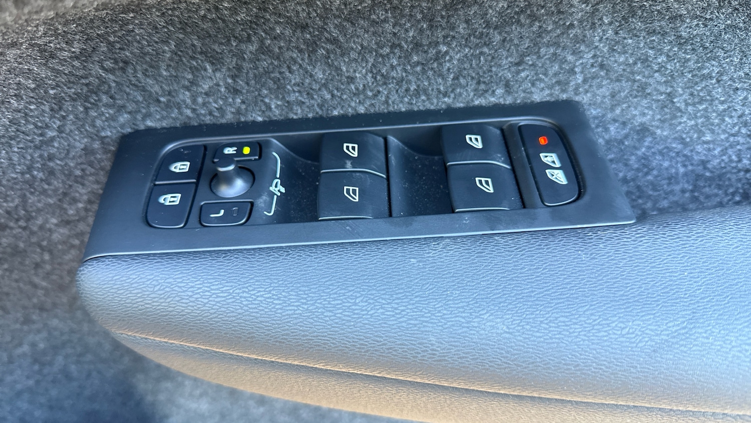 Used Volvo XC40 2024 for sale - 76653307: Photo 28