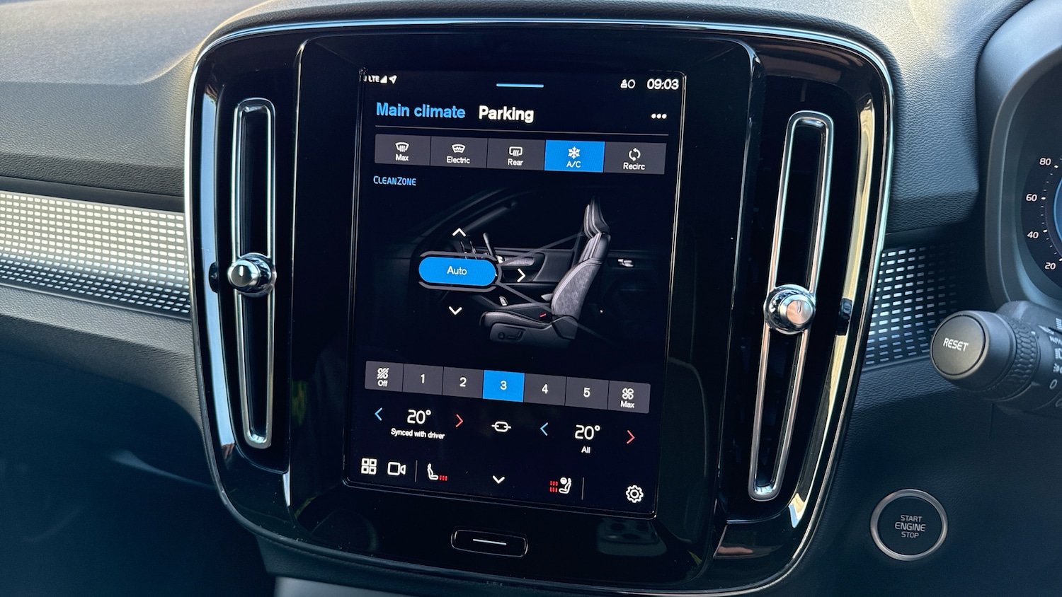 Used Volvo XC40 2024 for sale - 76653307: Photo 34