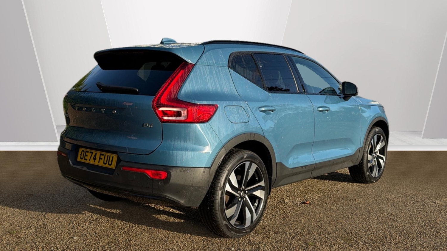 Used Volvo XC40 2024 for sale - 76653299: Photo 2
