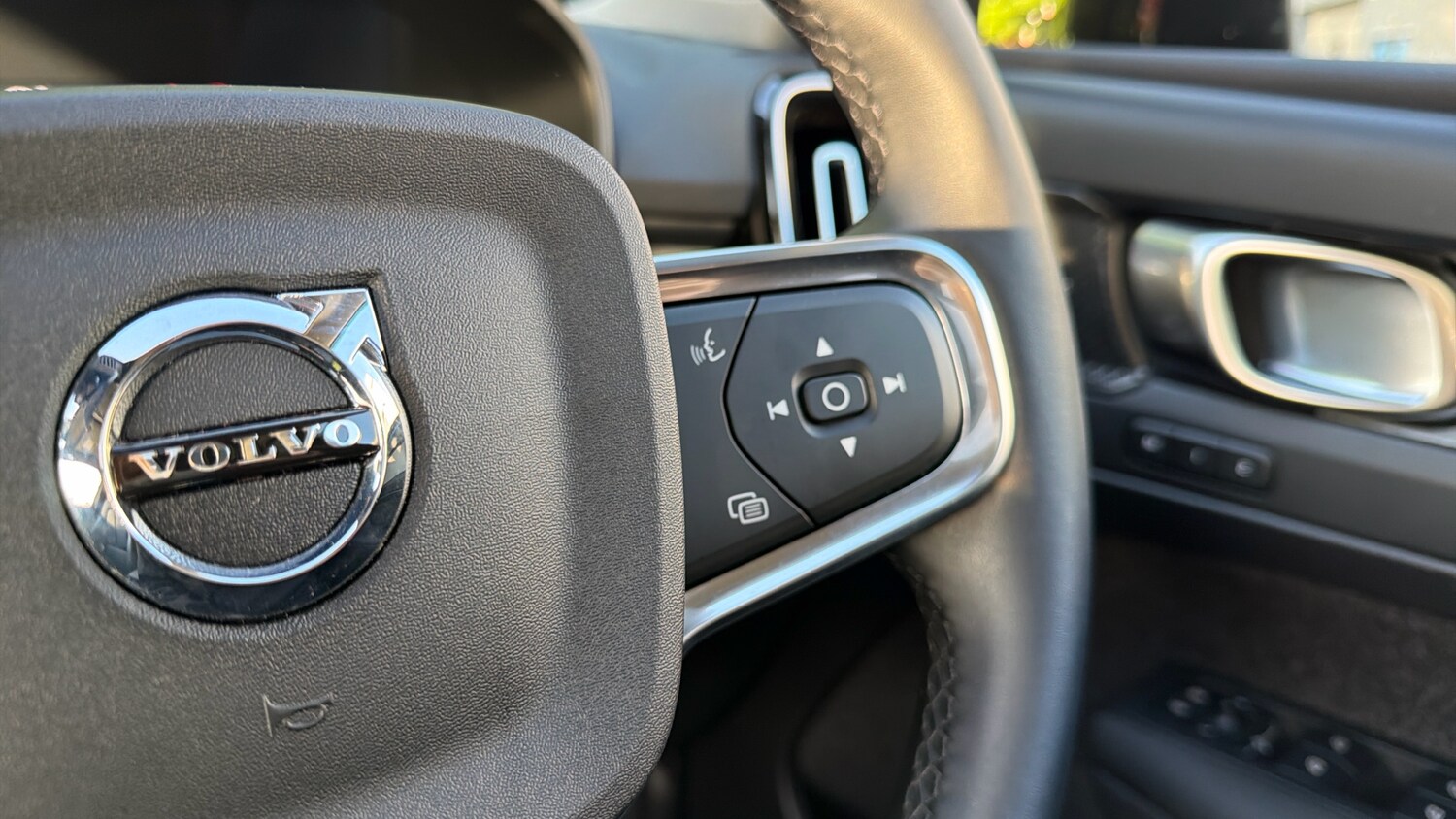 Used Volvo XC40 2024 for sale - 76653299: Photo 22