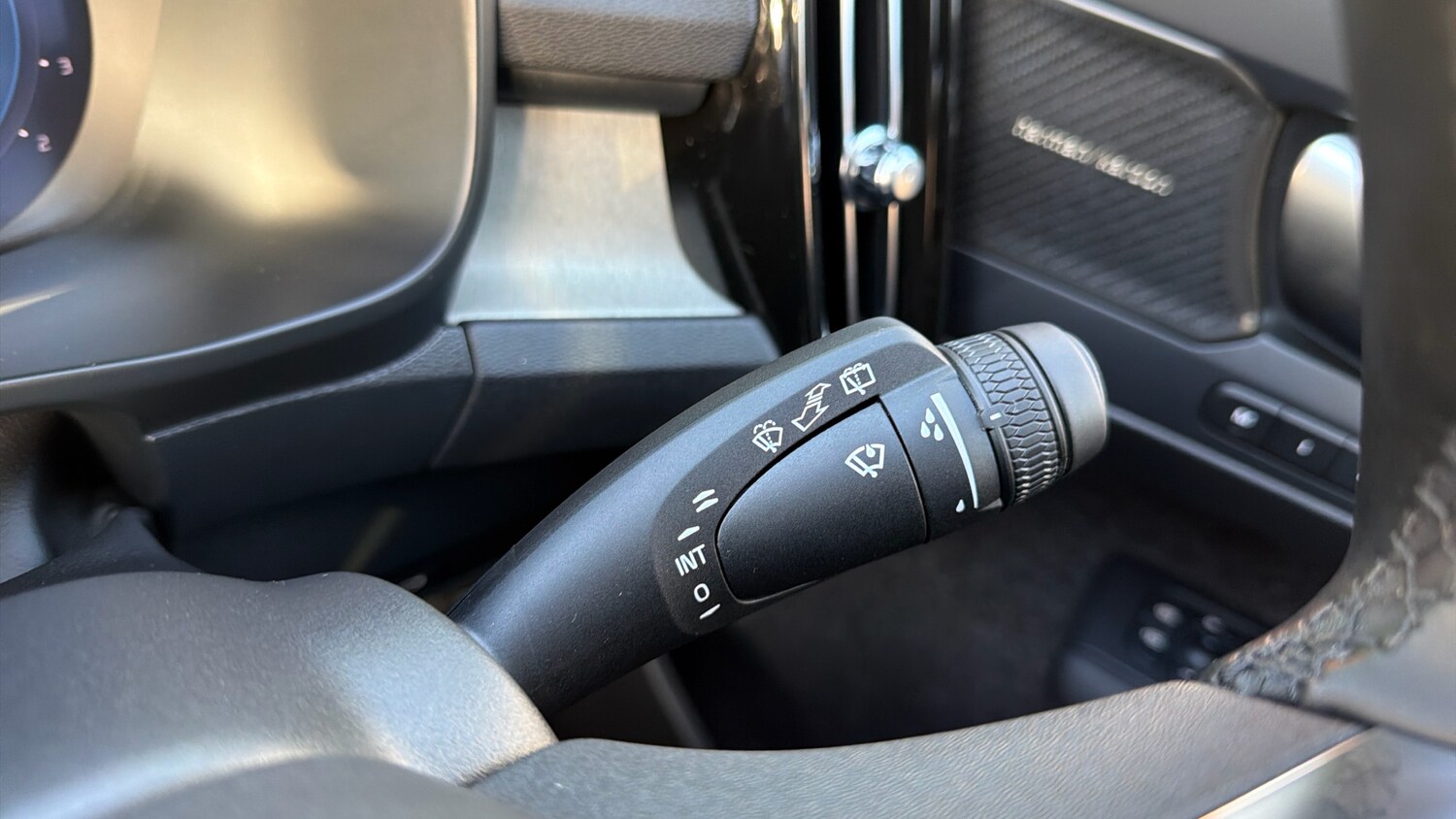 Used Volvo XC40 2024 for sale - 76653299: Photo 23