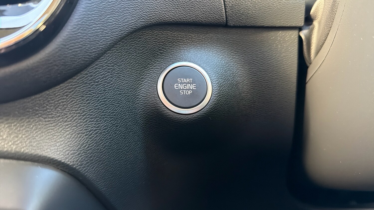 Used Volvo XC40 2024 for sale - 76653299: Photo 27