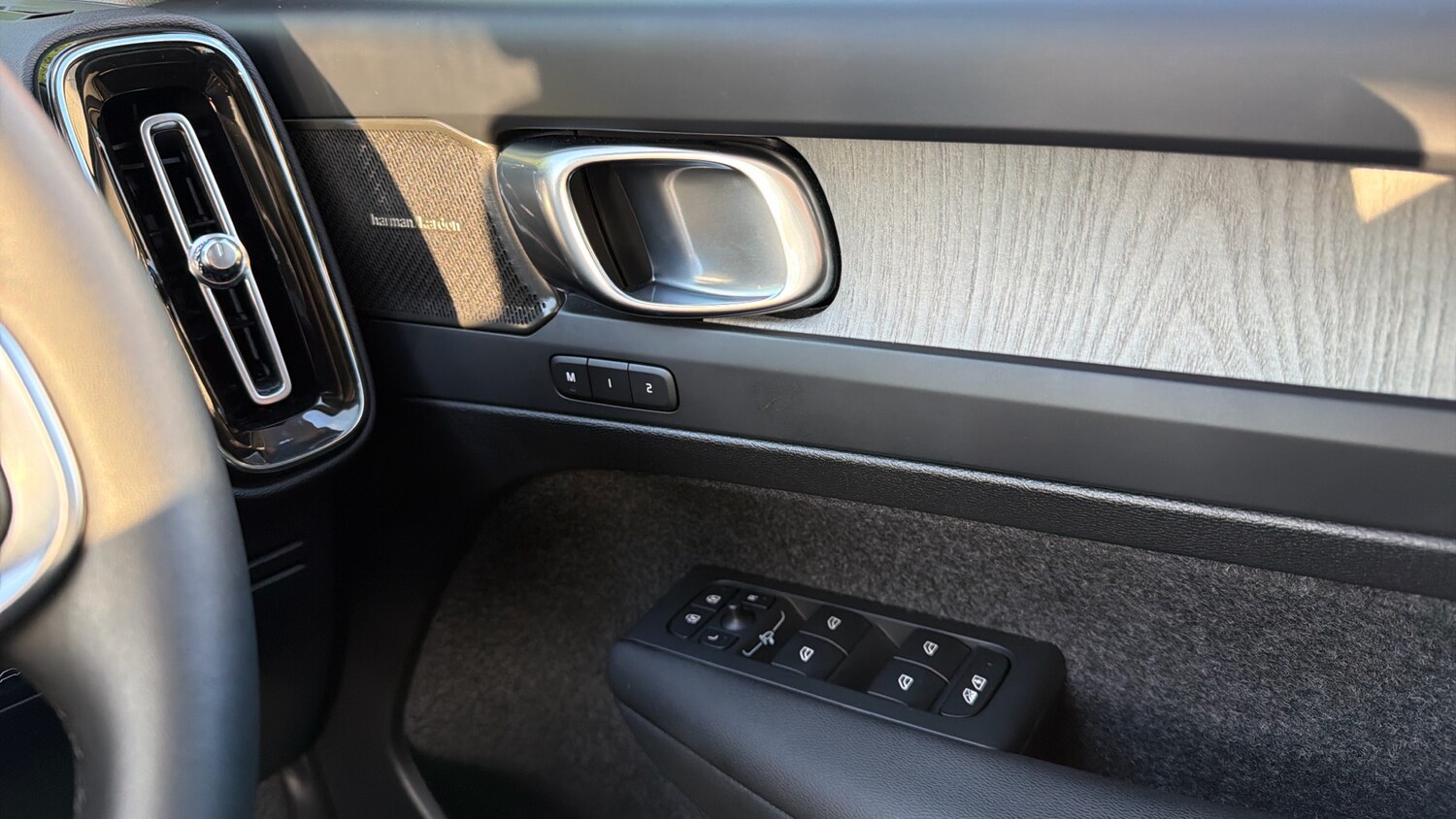 Used Volvo XC40 2024 for sale - 76653299: Photo 29