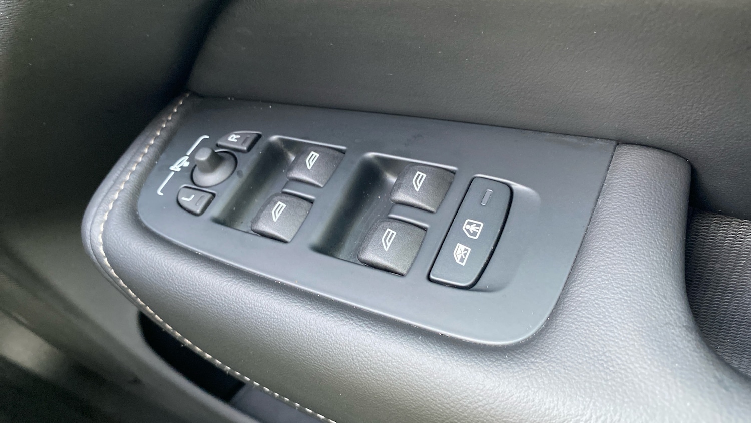 Used Volvo XC60 2025 for sale - 77375793: Photo 23