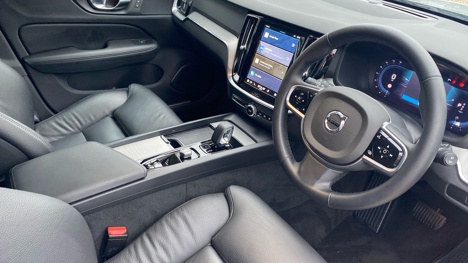 Used Volvo V60 2025 for sale - 77543516: Photo 4