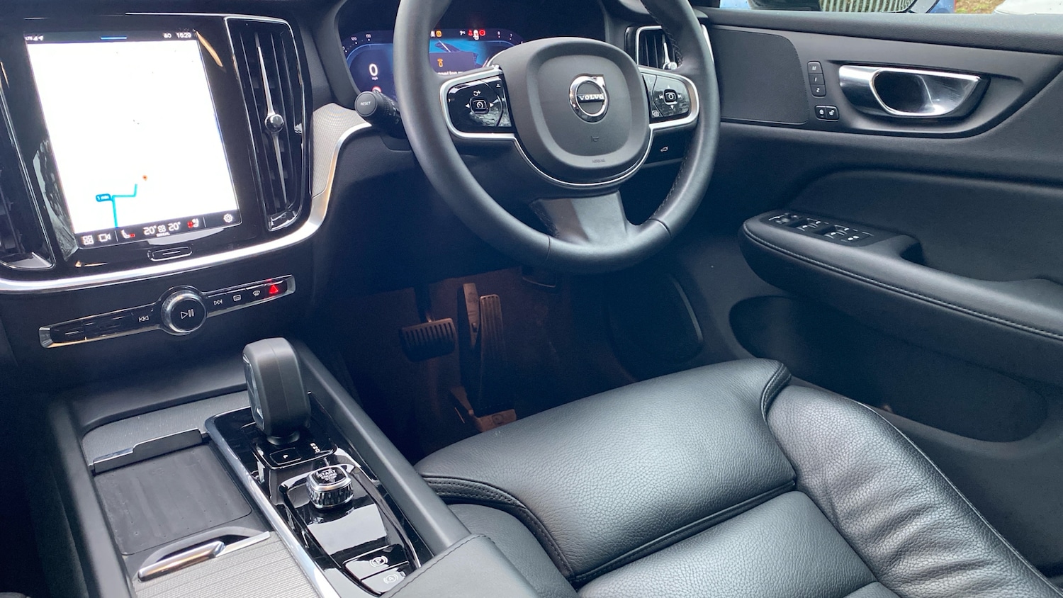 Used Volvo V60 2025 for sale - 77543516: Photo 42