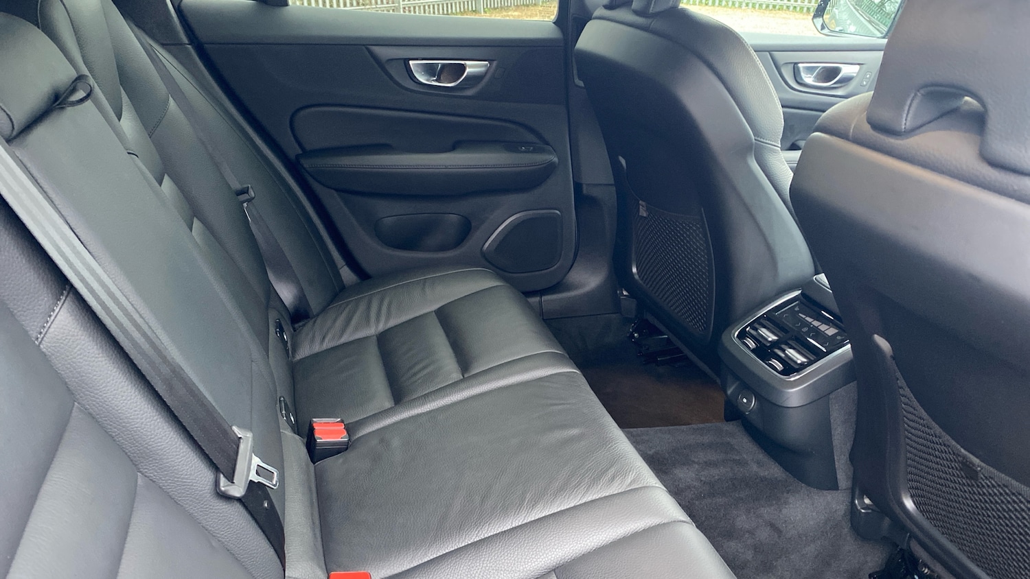 Used Volvo V60 2025 for sale - 77543516: Photo 6