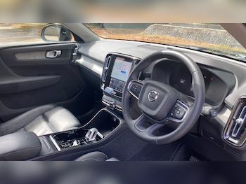 Used Volvo XC40 2023 for sale - 79557082: Photo
