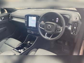 Used Volvo XC40 2023 for sale - 77082169: Photo