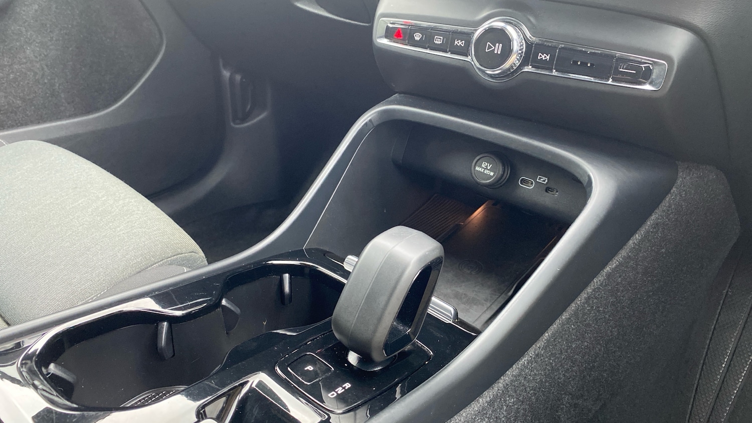 Used Volvo XC40 2023 for sale - 76653220: Photo 14