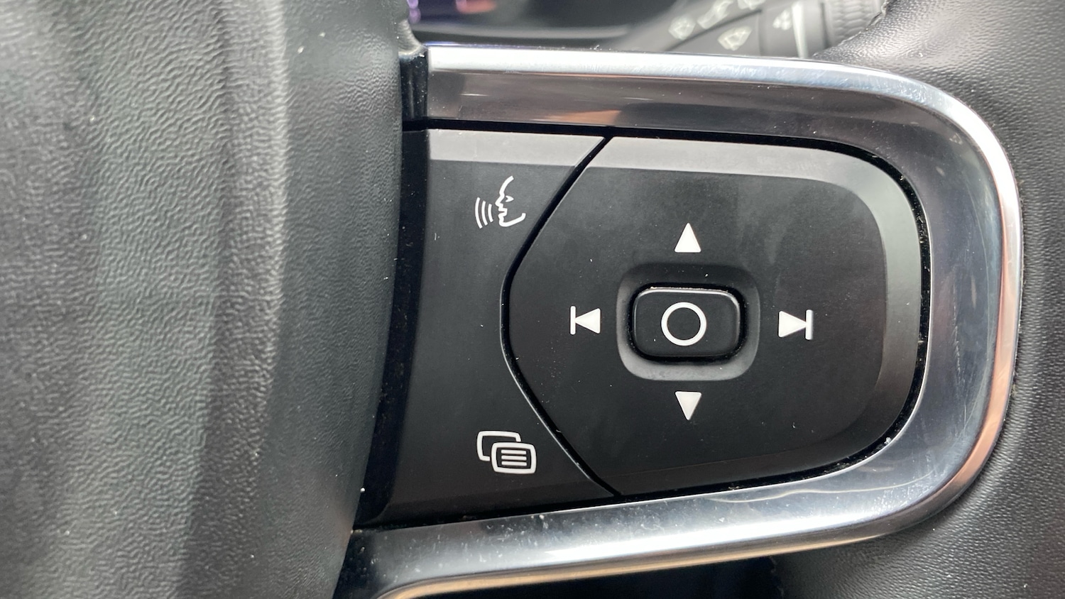 Used Volvo XC40 2023 for sale - 76653220: Photo 19