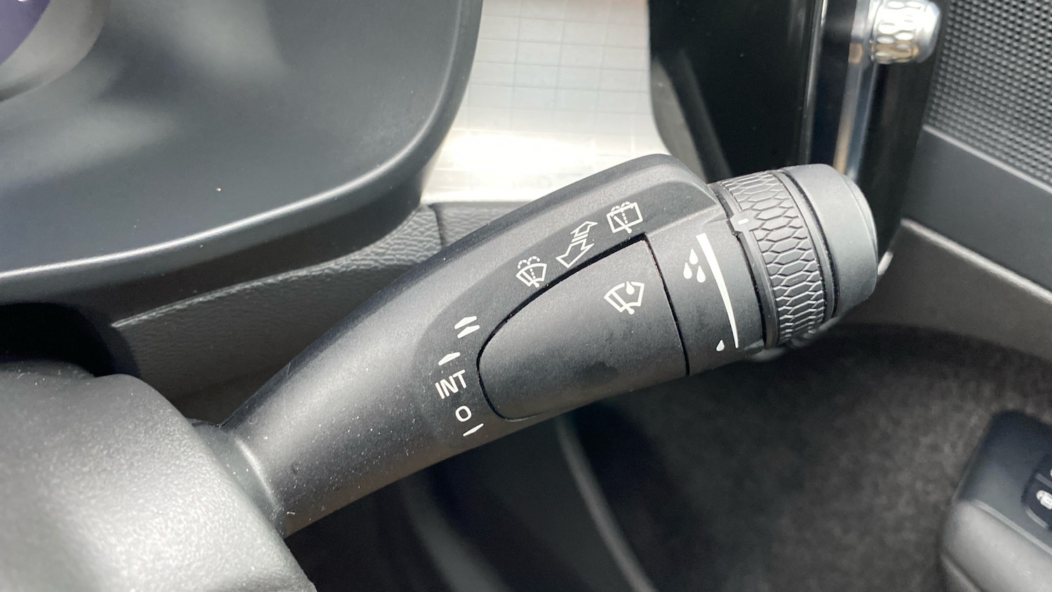 Used Volvo XC40 2023 for sale - 76653220: Photo 25